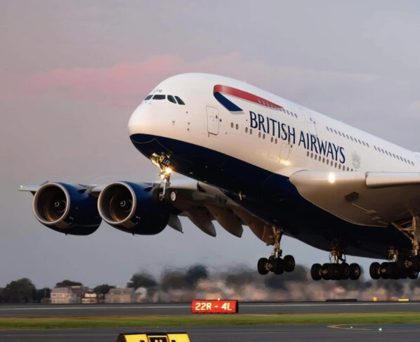 mass weekend flight cancellations